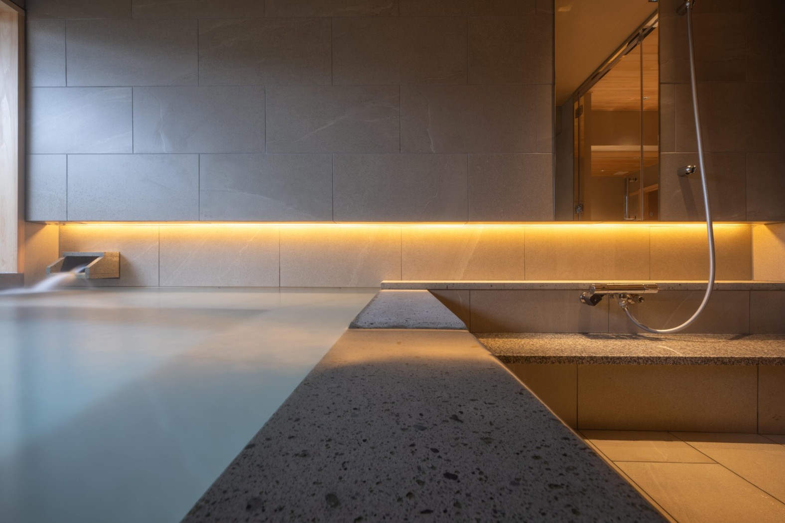 越前あわら温泉　つるや